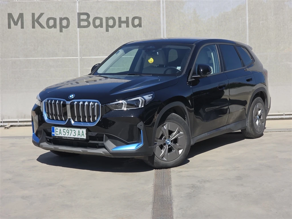 BMW iX1 xDrive30, снимка 1
