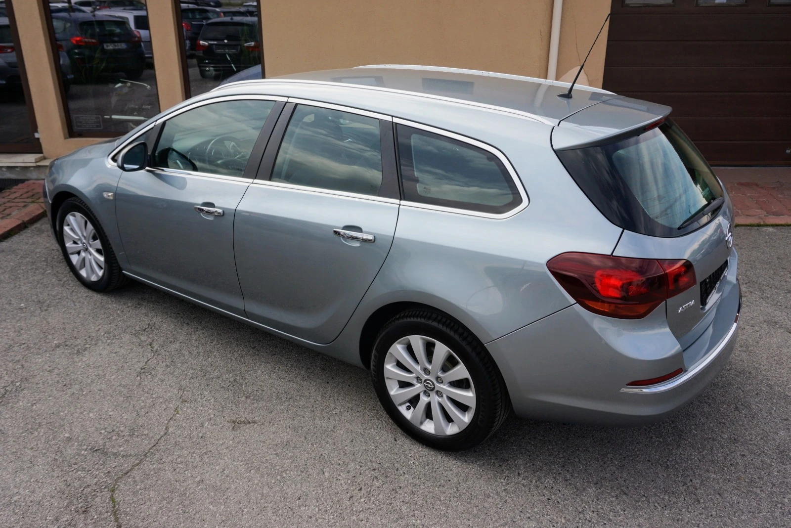 Opel Astra 1.7 CDTI ST COSMO ECOFLEX - изображение 4