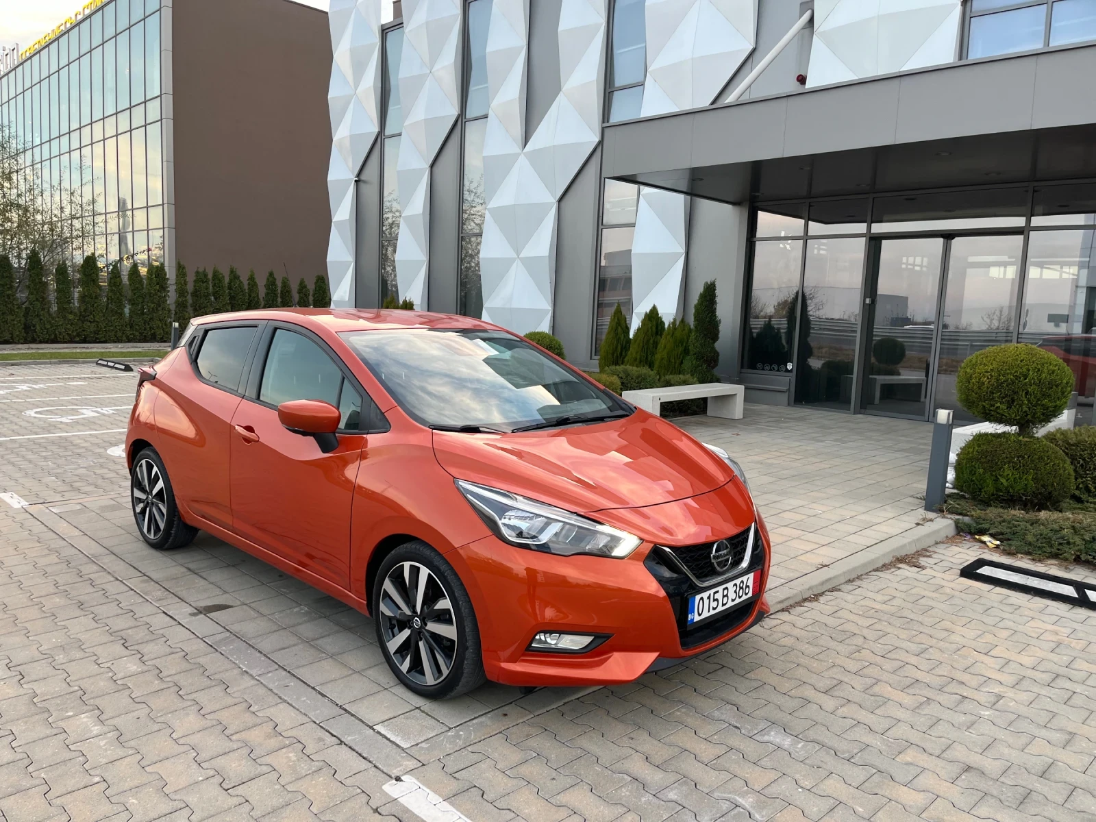 Nissan Micra 1.0i Автомат/Навигация/Ленти/Знаци/Дистроник - изображение 5