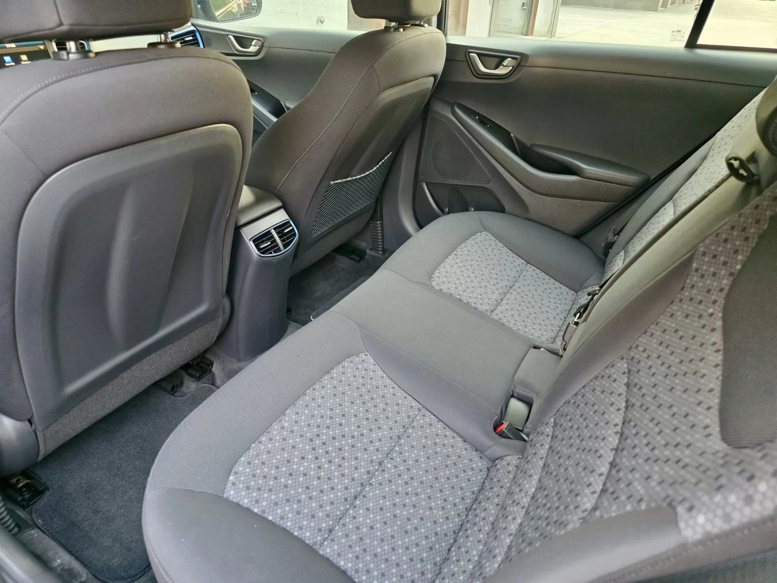 Hyundai Ioniq | Mobile.bg   11