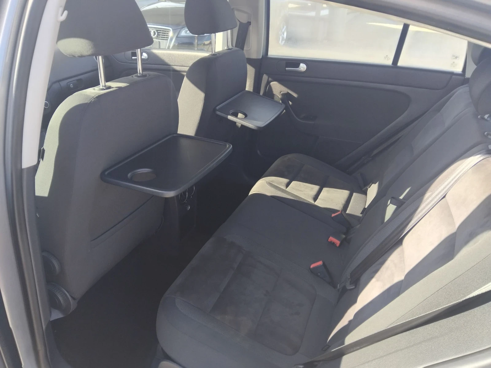 VW Golf Plus 1.6TDi105ксHighline - изображение 10