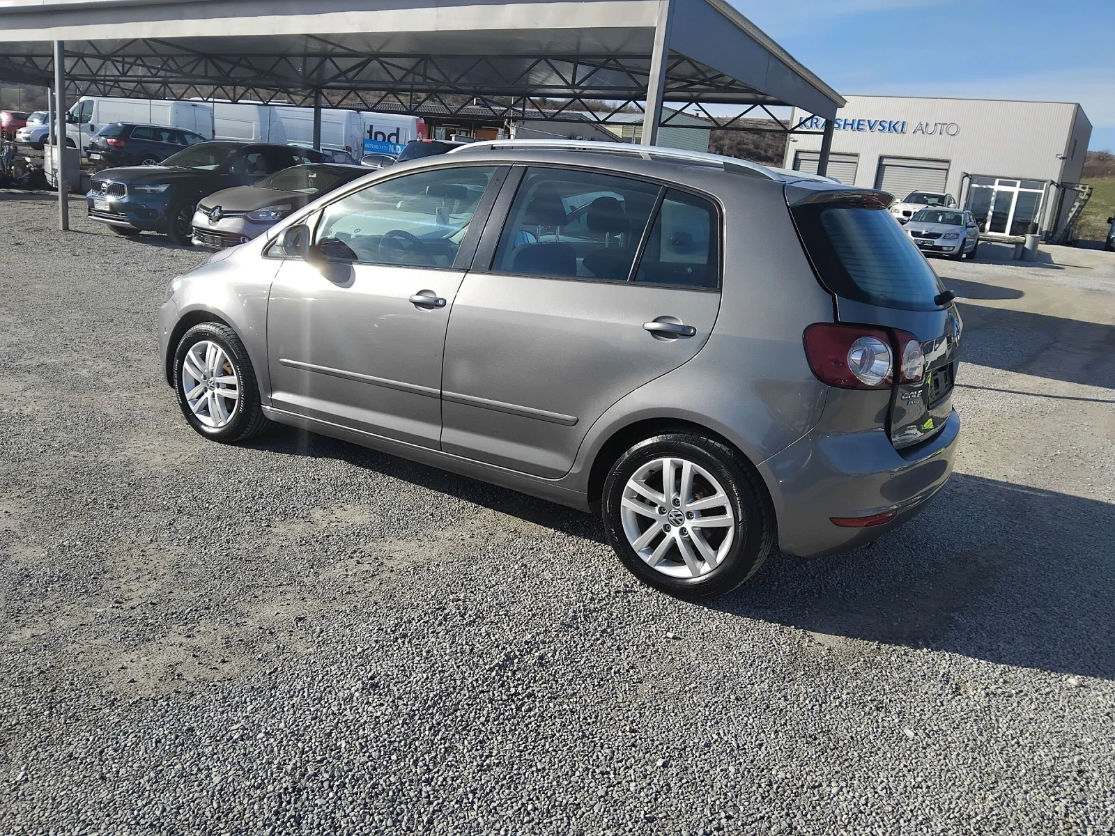 VW Golf Plus 1.6TDi105ксHighline - изображение 2