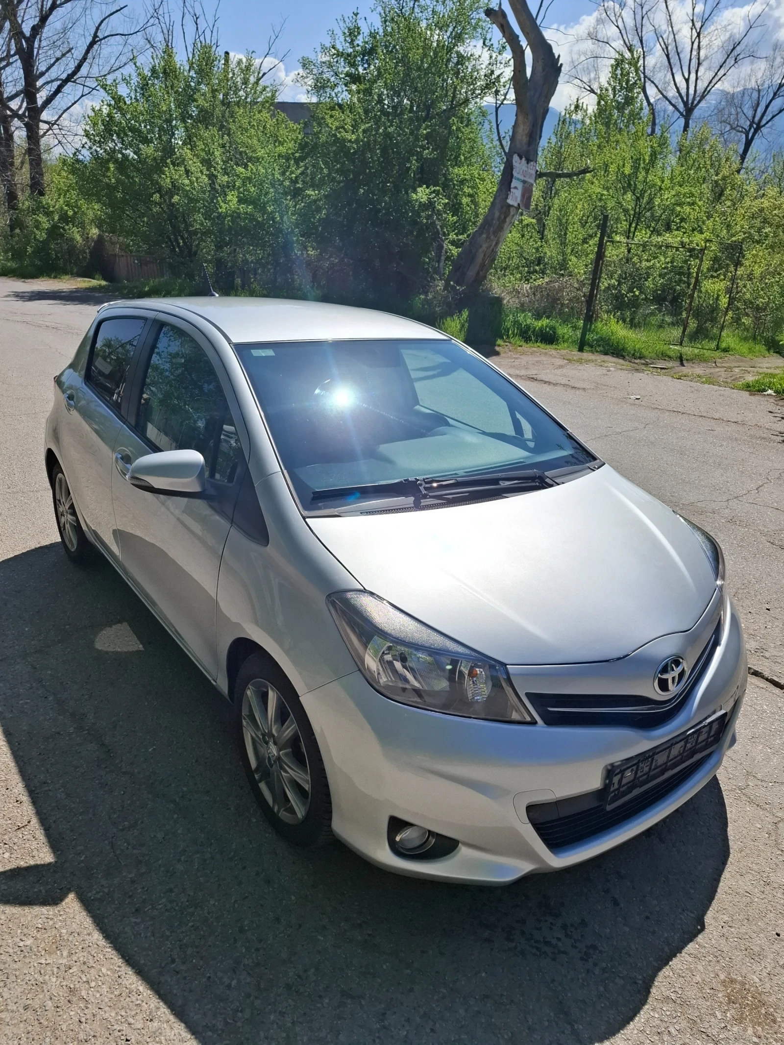Toyota Yaris 1.3 VVTI - изображение 3