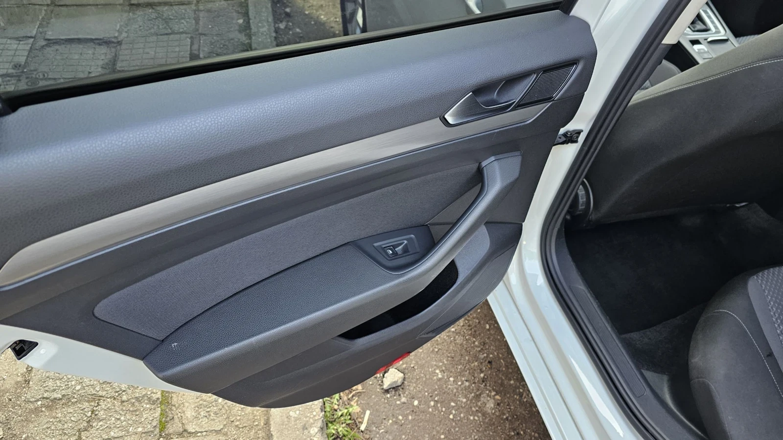 VW Passat Variant | Mobile.bg   12