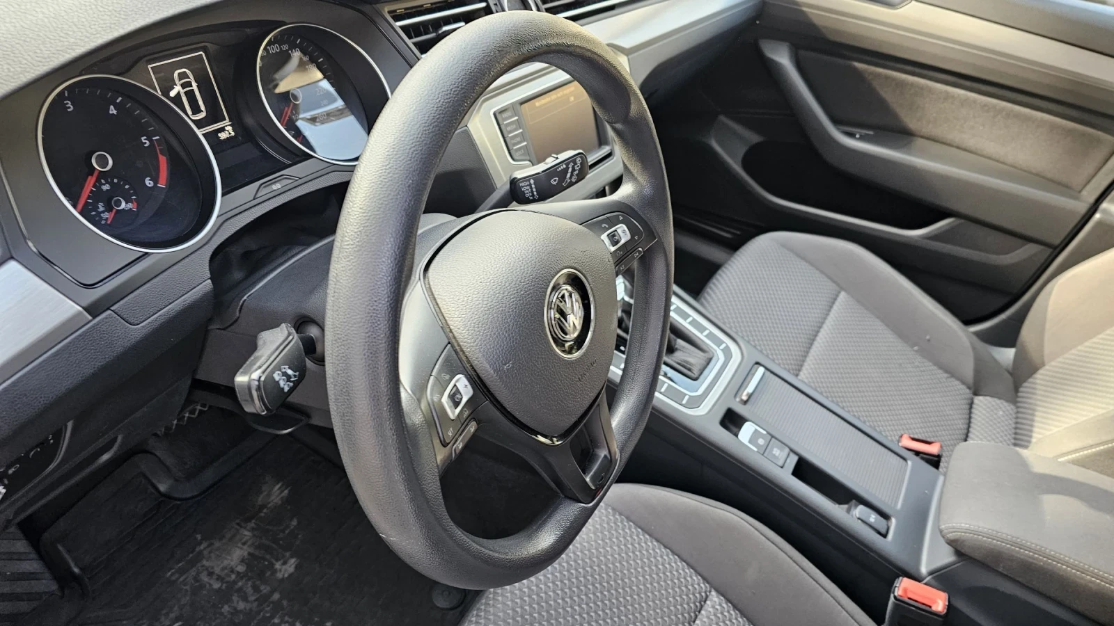 VW Passat Variant - изображение 7