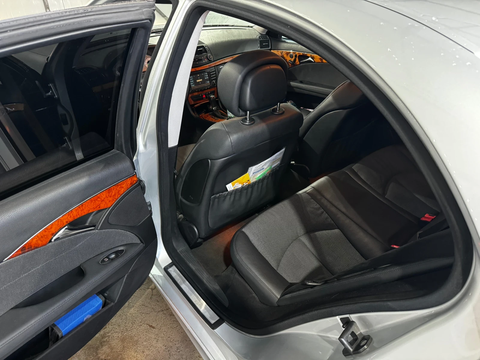 Mercedes-Benz E 320 4 matic Airmatic, снимка 12 - Автомобили и джипове - 53740919