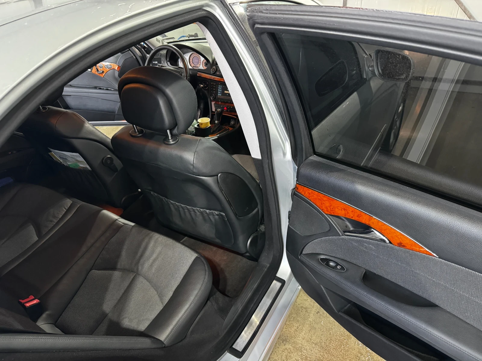 Mercedes-Benz E 320 4 matic Airmatic, снимка 11 - Автомобили и джипове - 53740919