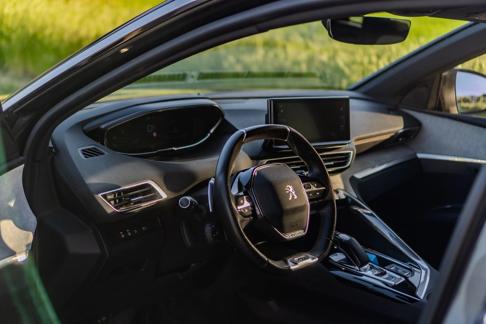 Peugeot 3008 GT* MATRIX* DISTRONIC, снимка 9 - Автомобили и джипове - 53823352