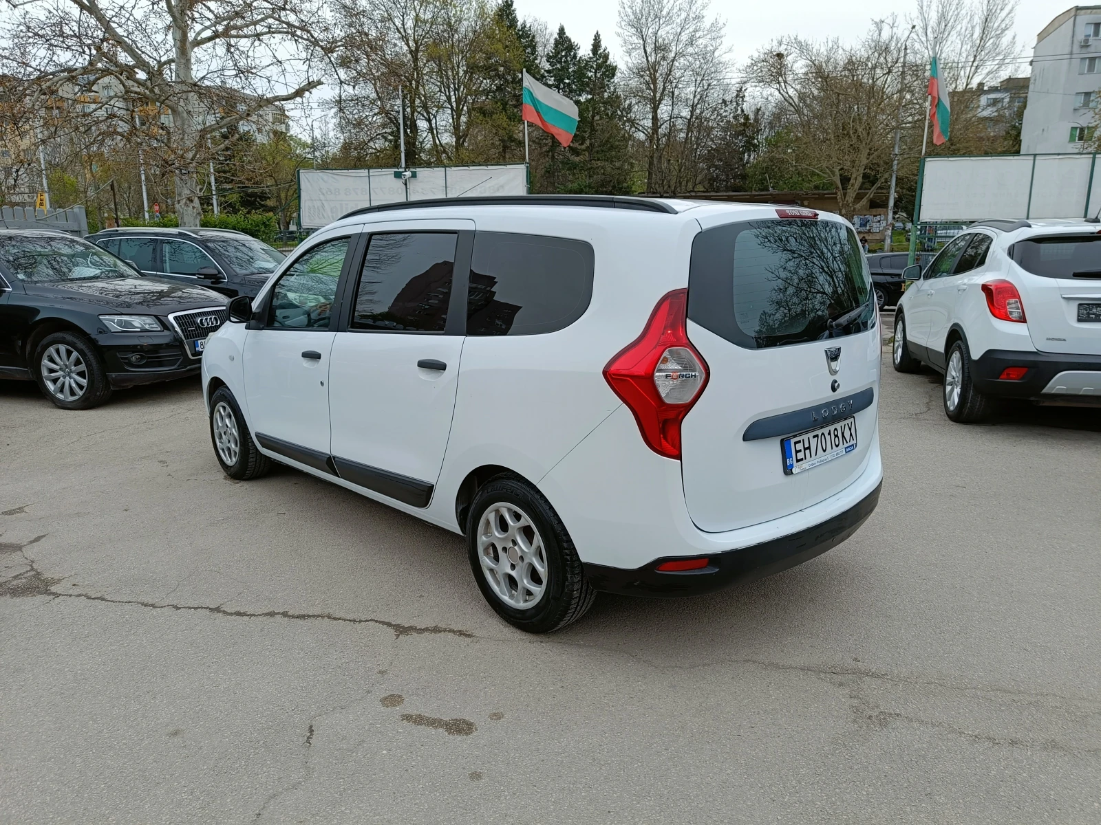 Dacia Lodgy 1.2 BARTER 116, снимка 7 - Автомобили и джипове - 54291790