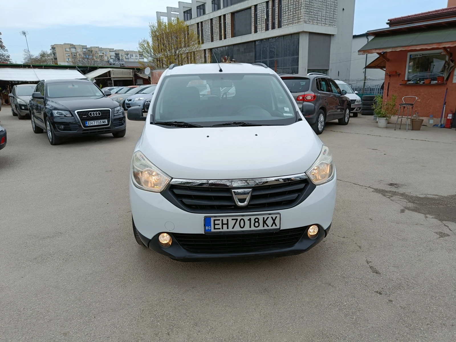 Dacia Lodgy 1.2 BARTER 116, снимка 2 - Автомобили и джипове - 54291790
