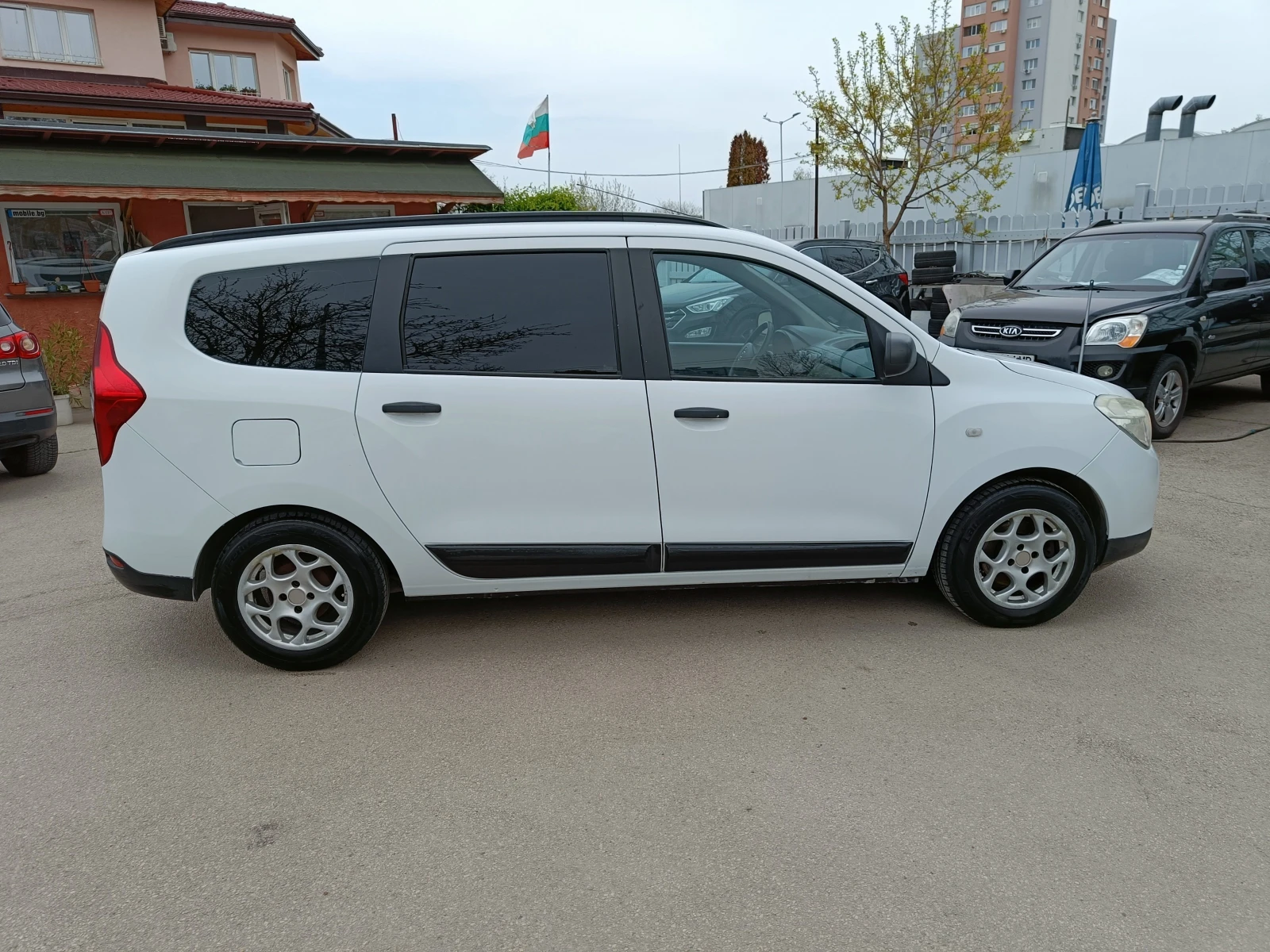 Dacia Lodgy 1.2 BARTER 116, снимка 4 - Автомобили и джипове - 54291790