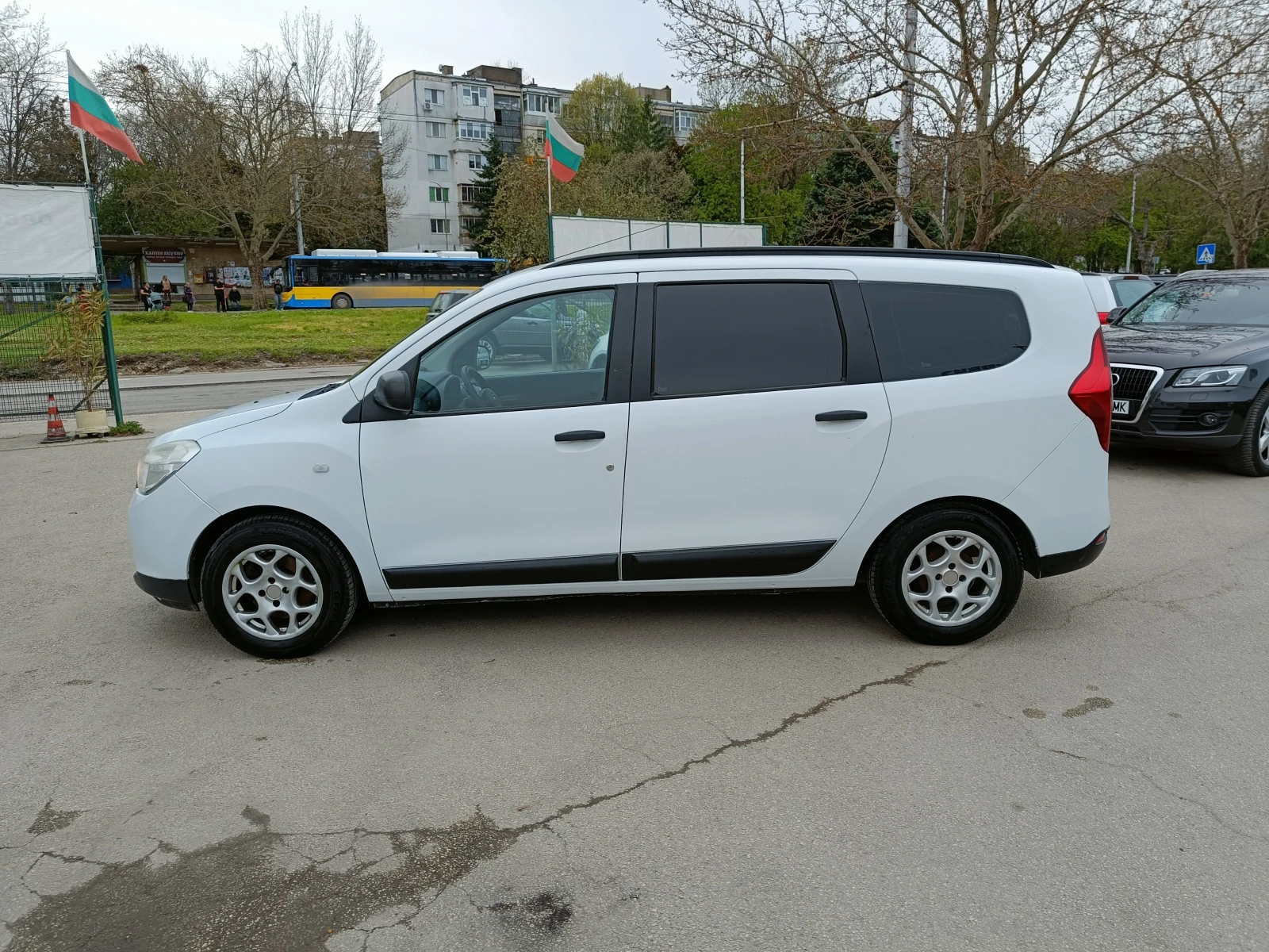 Dacia Lodgy 1.2 BARTER 116, снимка 8 - Автомобили и джипове - 54291790