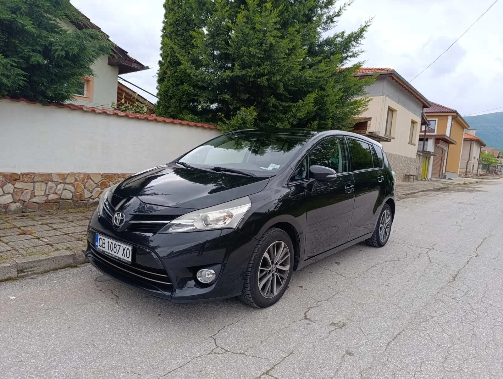 Toyota Verso, снимка 4 - Автомобили и джипове - 54786368