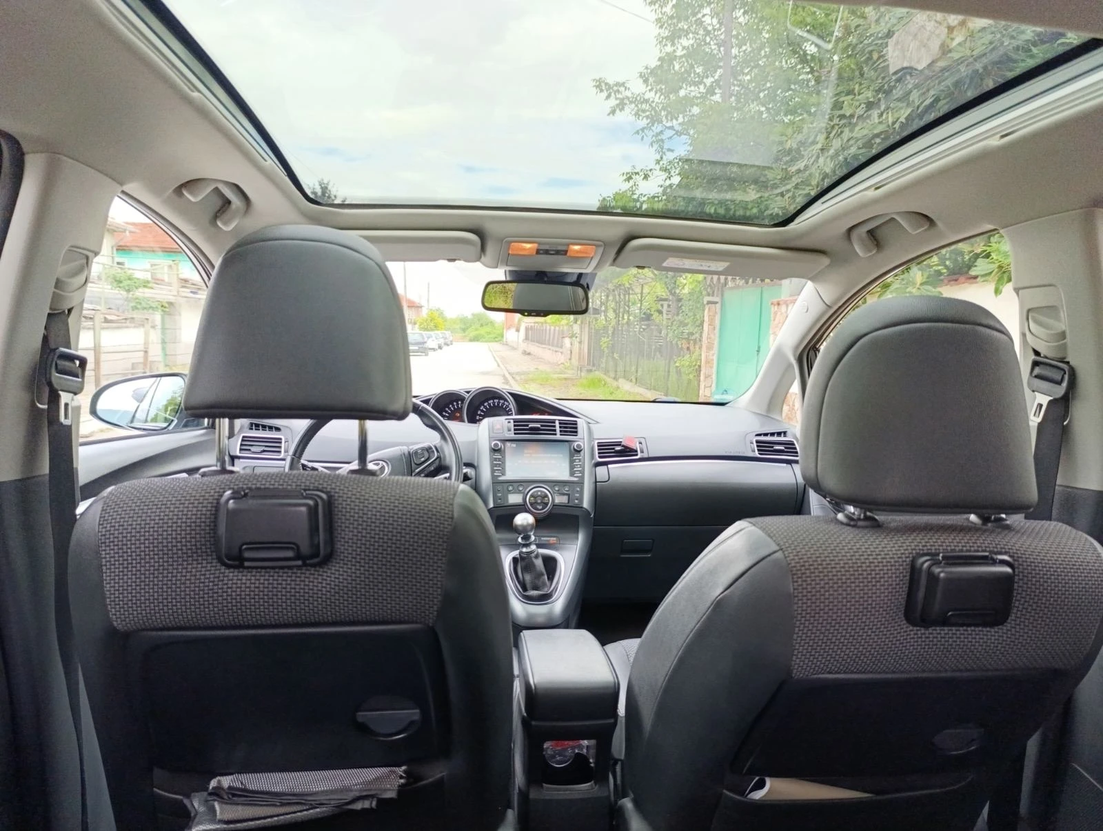 Toyota Verso, снимка 8 - Автомобили и джипове - 54786368