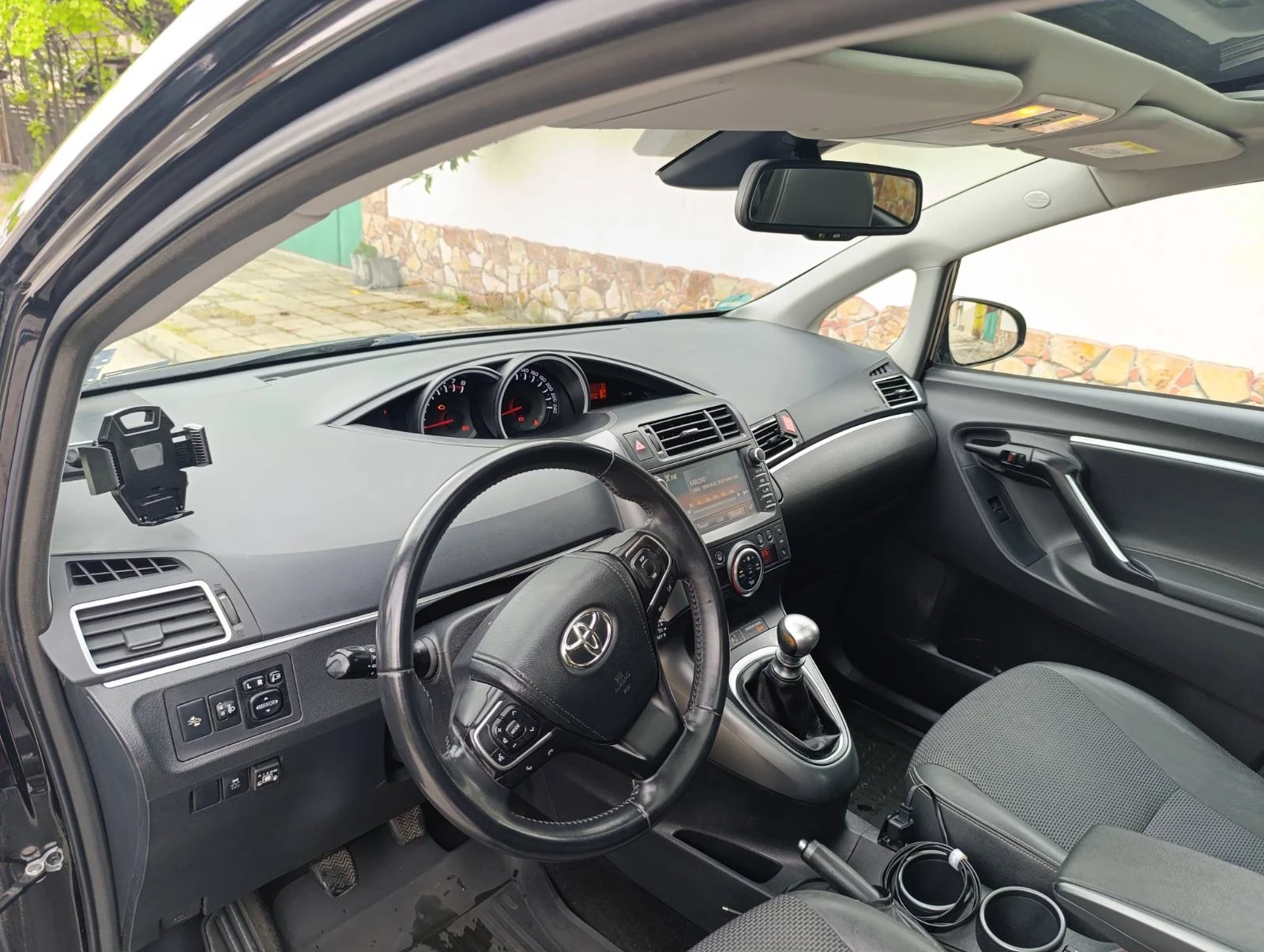 Toyota Verso, снимка 2 - Автомобили и джипове - 54786368