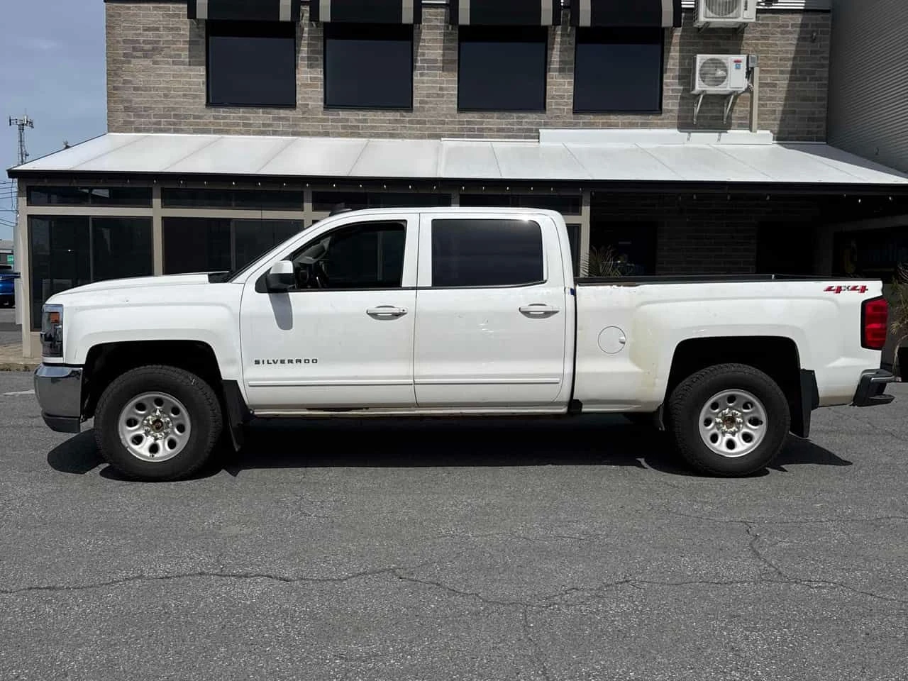 Chevrolet Silverado * LT * CARFAX * KEYLESS * АВТОКРЕДИТ, снимка 2 - Автомобили и джипове - 54755538