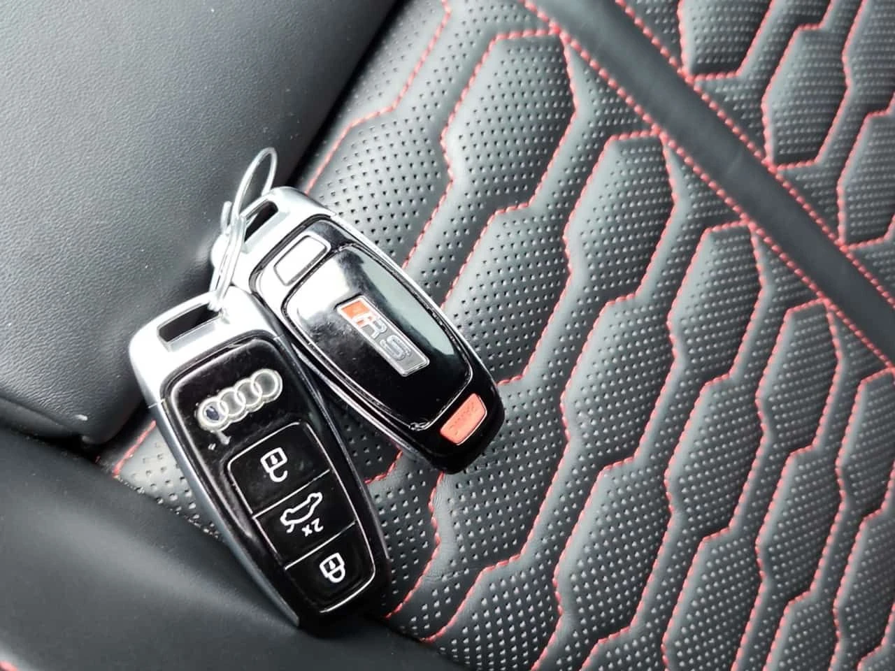 Audi Rs6 * CARFAX * БЕЗ ПЪРВОНАЧАЛНА ВНОСКА, снимка 8 - Автомобили и джипове - 55404031