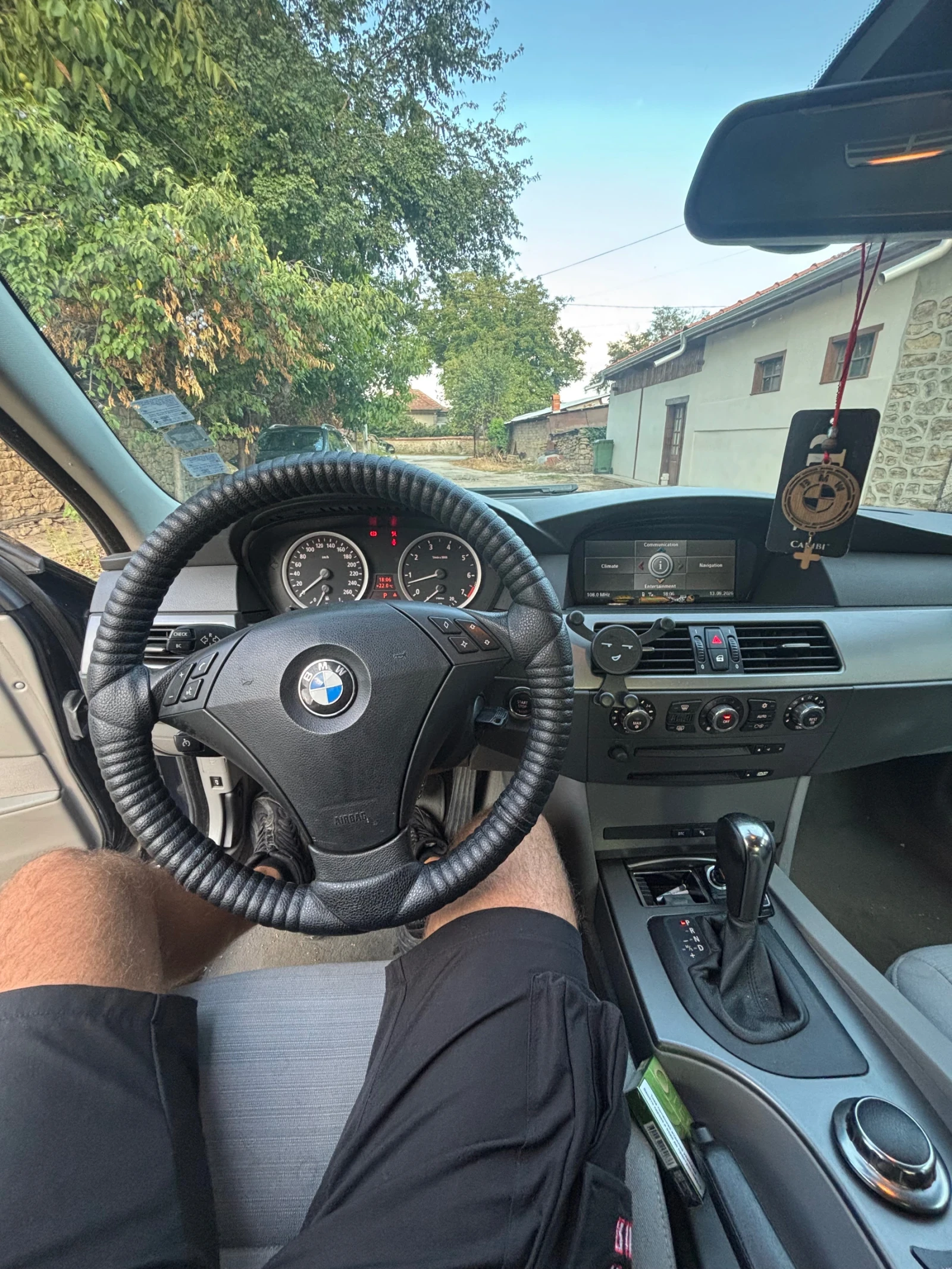 BMW 523, снимка 3 - Автомобили и джипове - 56085667