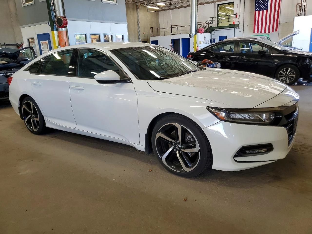 Honda Accord 1.5l Sport, снимка 4 - Автомобили и джипове - 56151059