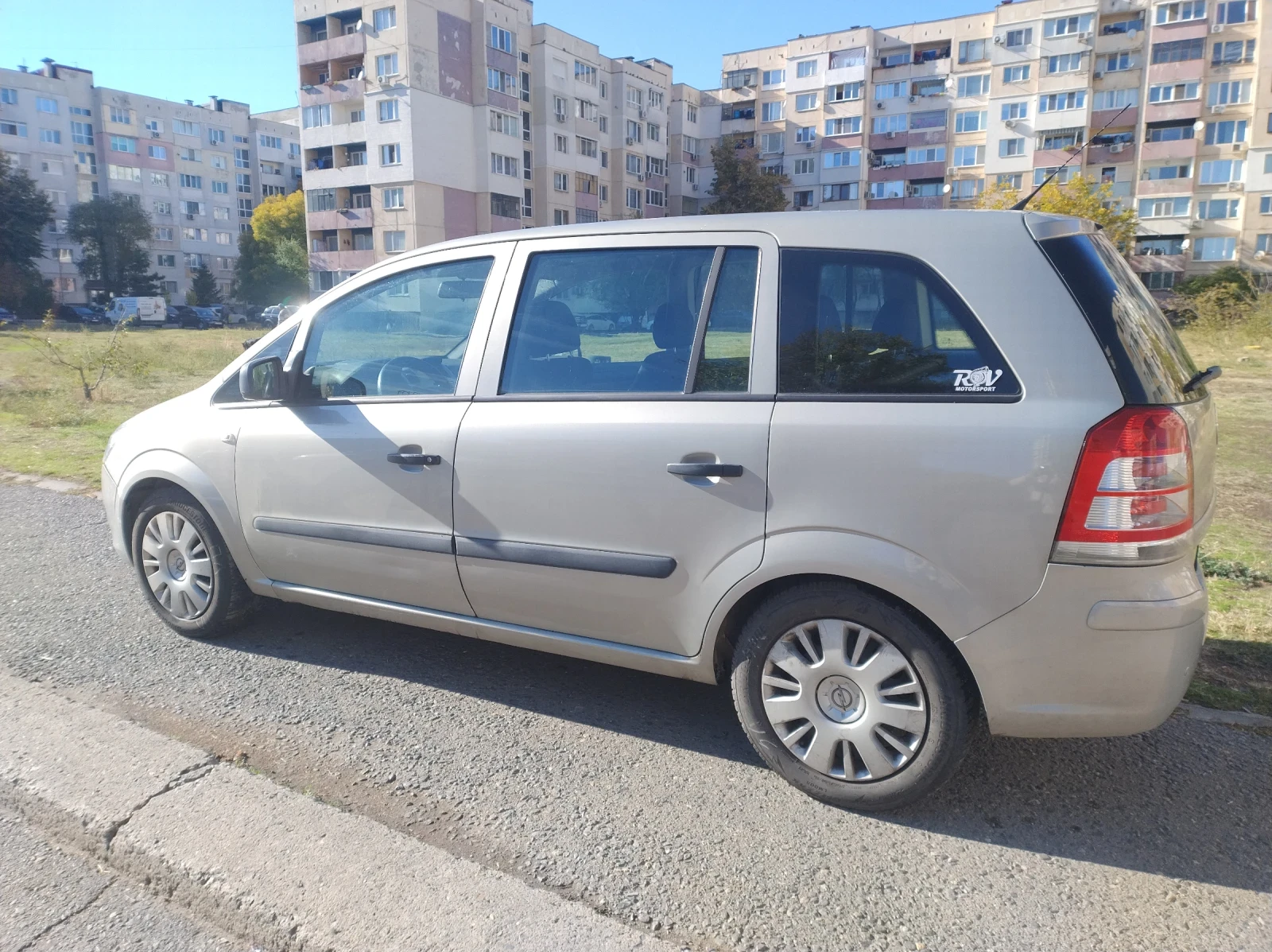 Opel Zafira, снимка 3 - Автомобили и джипове - 56627384
