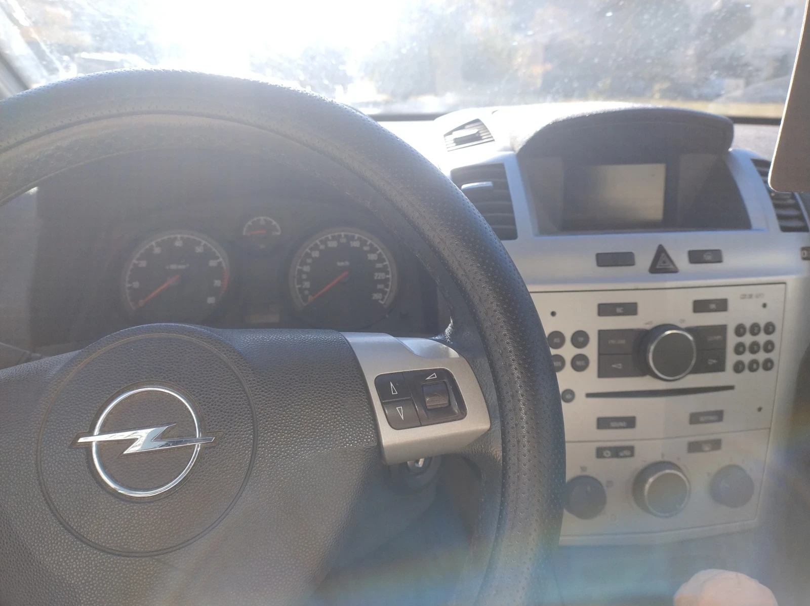 Opel Zafira, снимка 7 - Автомобили и джипове - 56627384