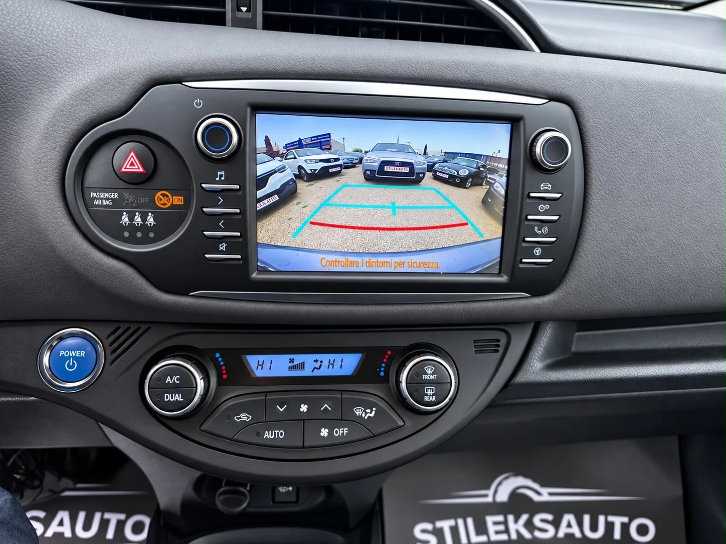 Toyota Yaris АВТОМАТИК-ХИБРИД, снимка 5 - Автомобили и джипове - 56746524