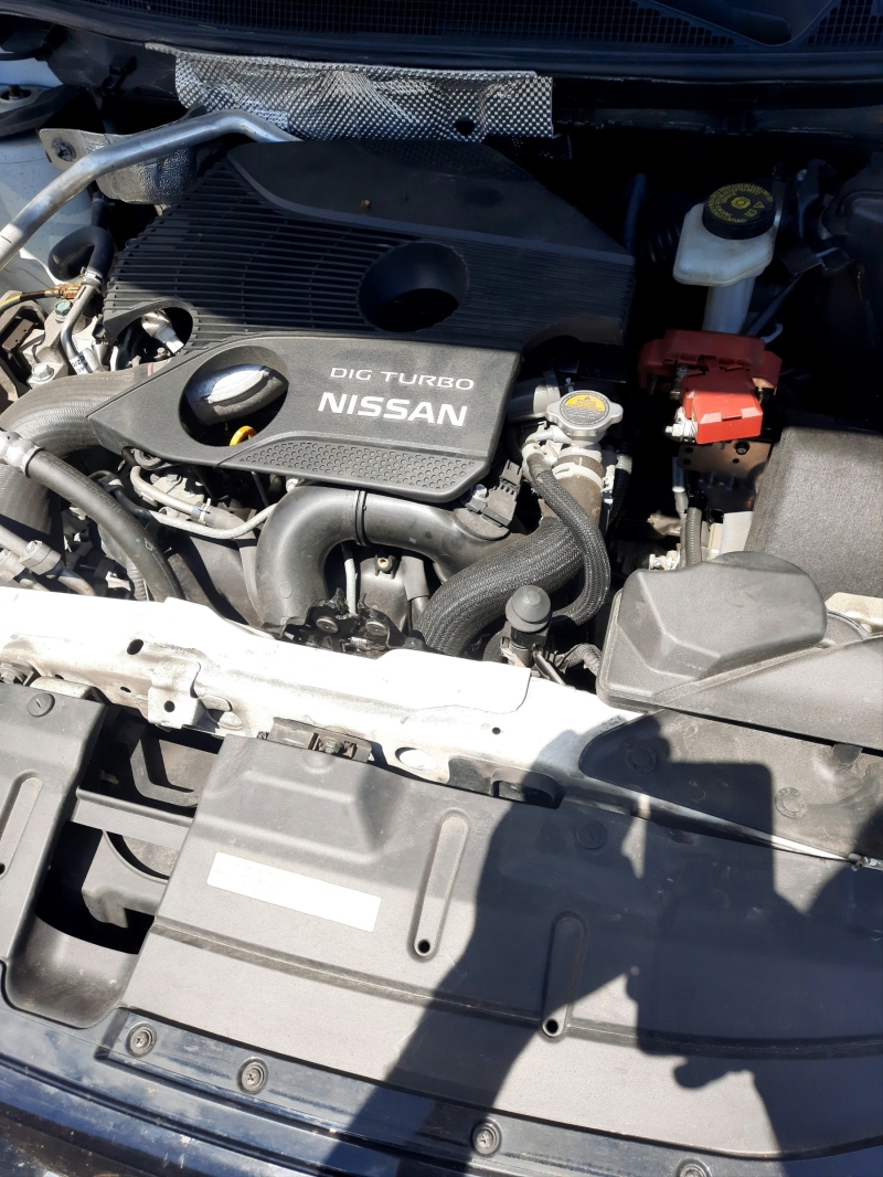 Nissan Qashqai 1.6 Turbo, снимка 3 - Автомобили и джипове - 42335433
