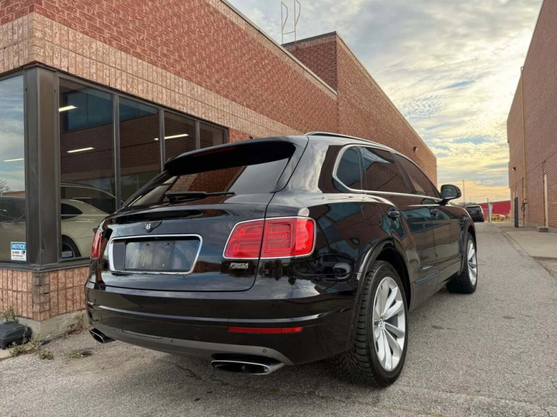 Bentley Bentayga W12/AWD/* АВТОКРЕДИТ, снимка 4 - Автомобили и джипове - 52836061