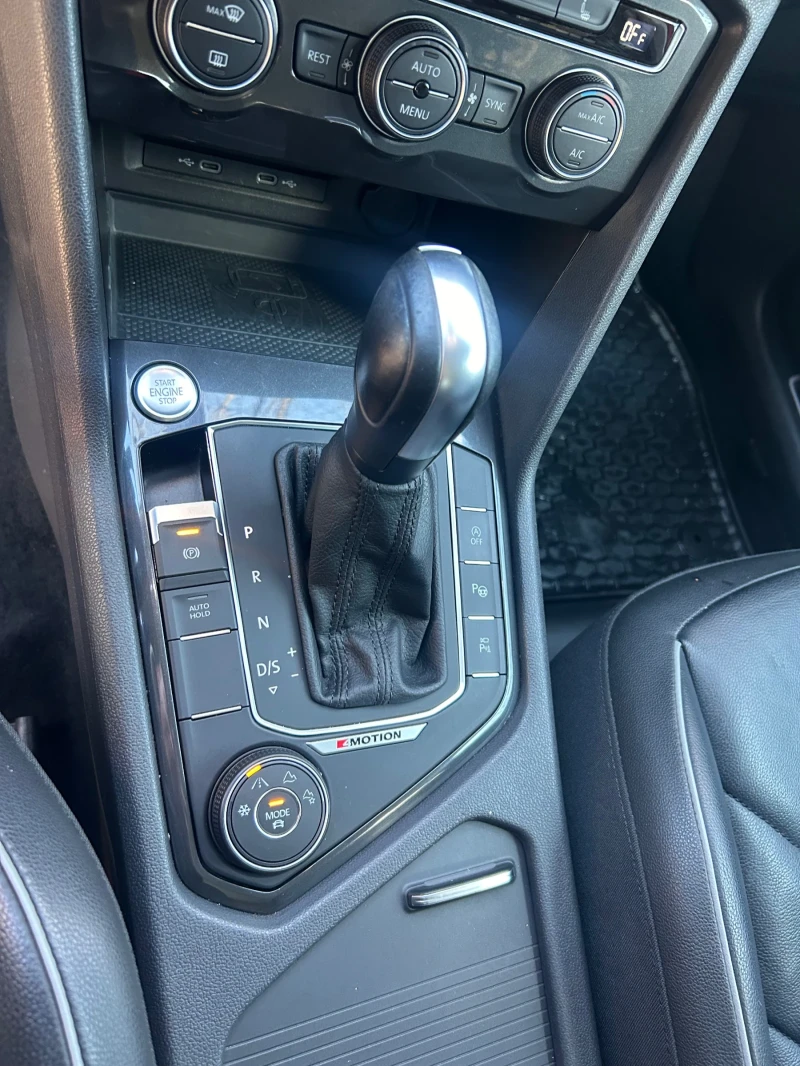 VW Tiguan Allspace 2.0TDI  4Motion, снимка 10 - Автомобили и джипове - 52913700