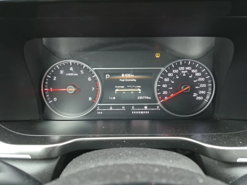 Kia Sorento * LX+ * * 7-МЕСТНА* * ПОДГРЕВ* , снимка 9 - Автомобили и джипове - 53455122