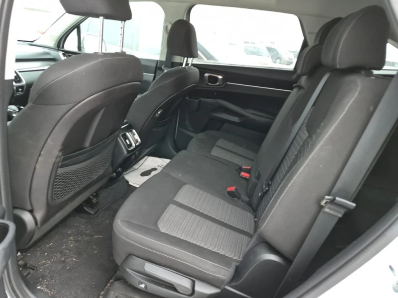 Kia Sorento * LX+ * * 7-МЕСТНА* * ПОДГРЕВ* , снимка 12 - Автомобили и джипове - 53455122