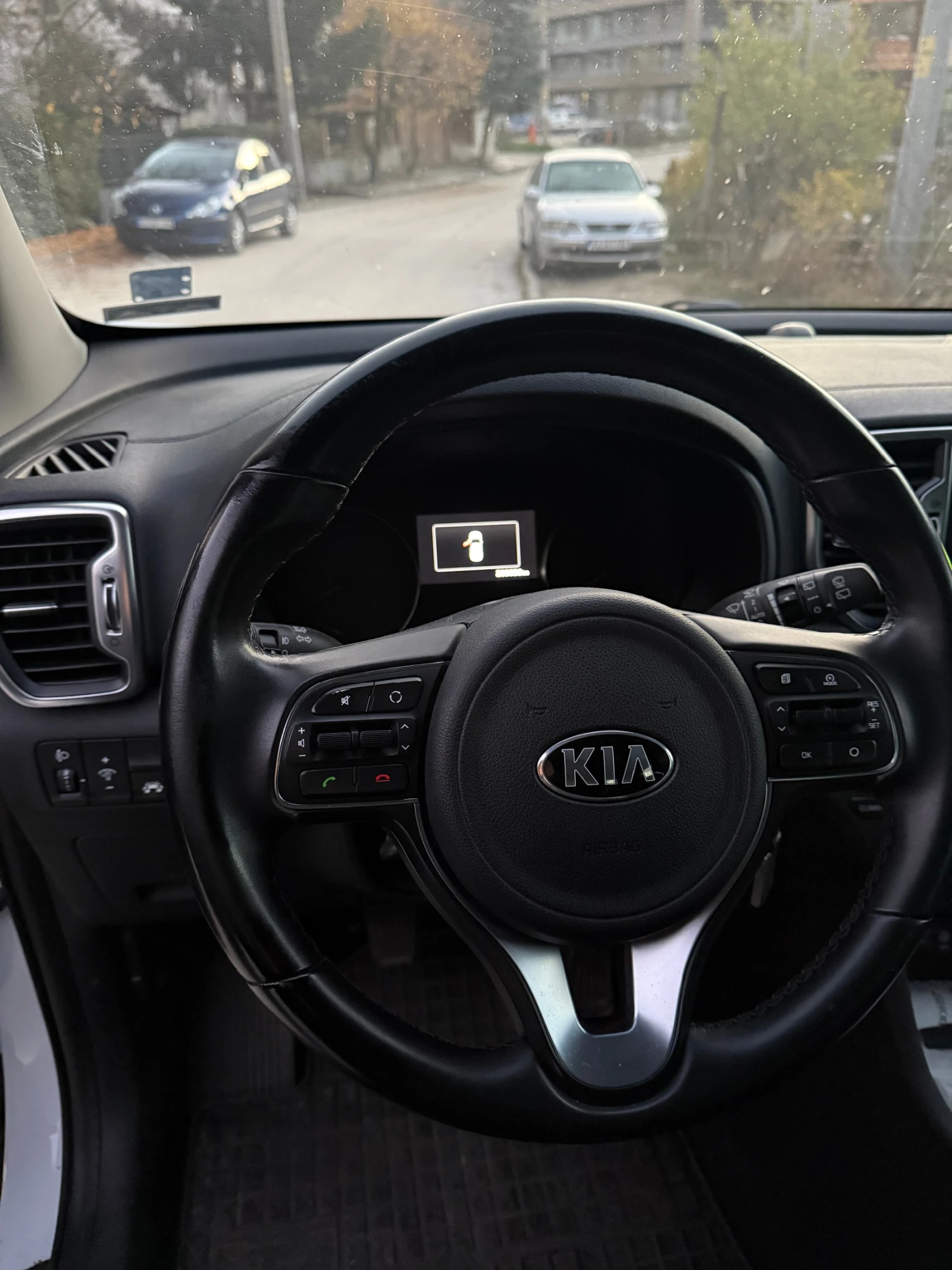 Kia Sportage, снимка 9 - Автомобили и джипове - 54359613