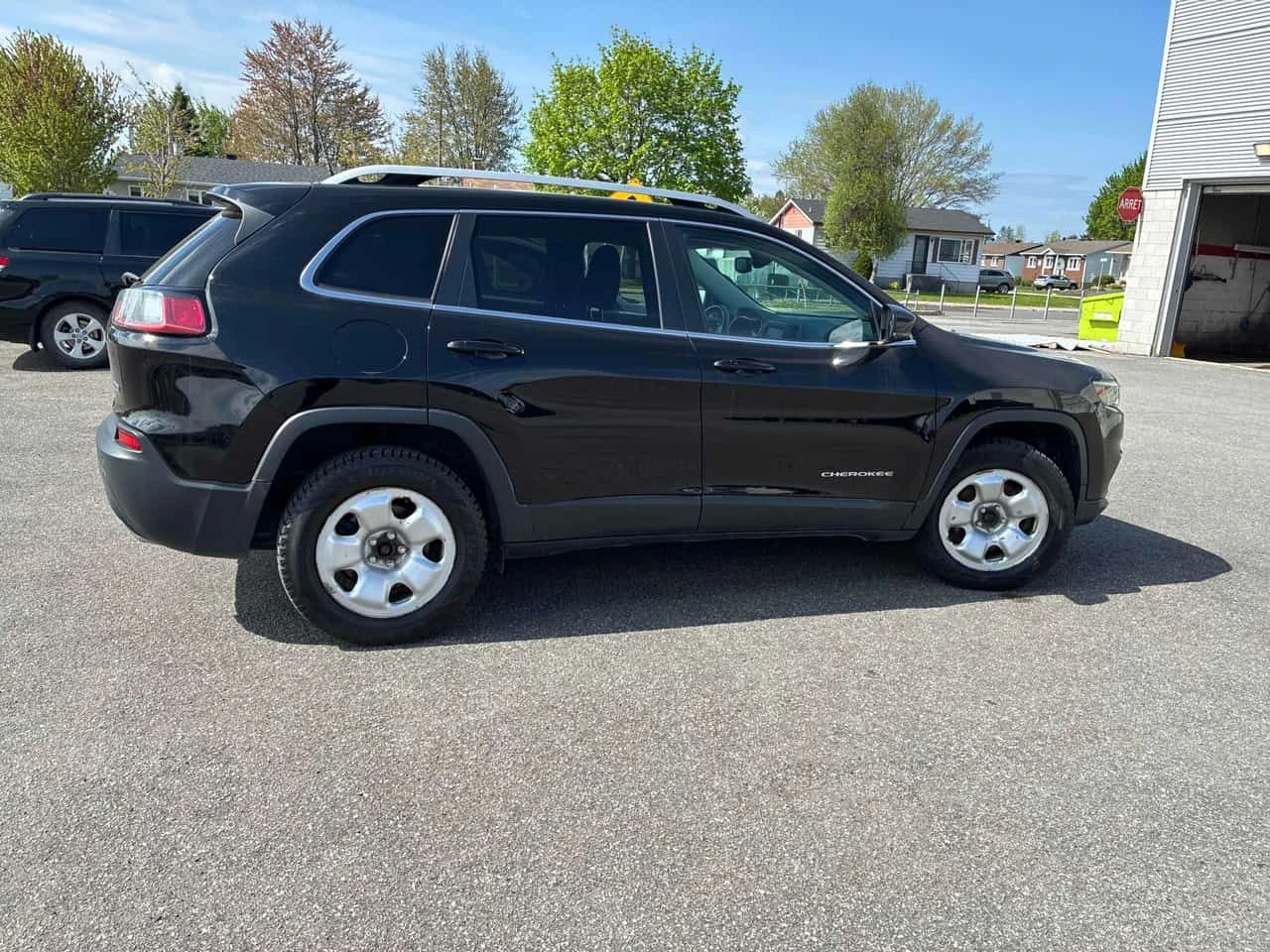 Jeep Cherokee * North * CARFAX * ПОДГРЕВИ * KEYLESS, снимка 3 - Автомобили и джипове - 54619779