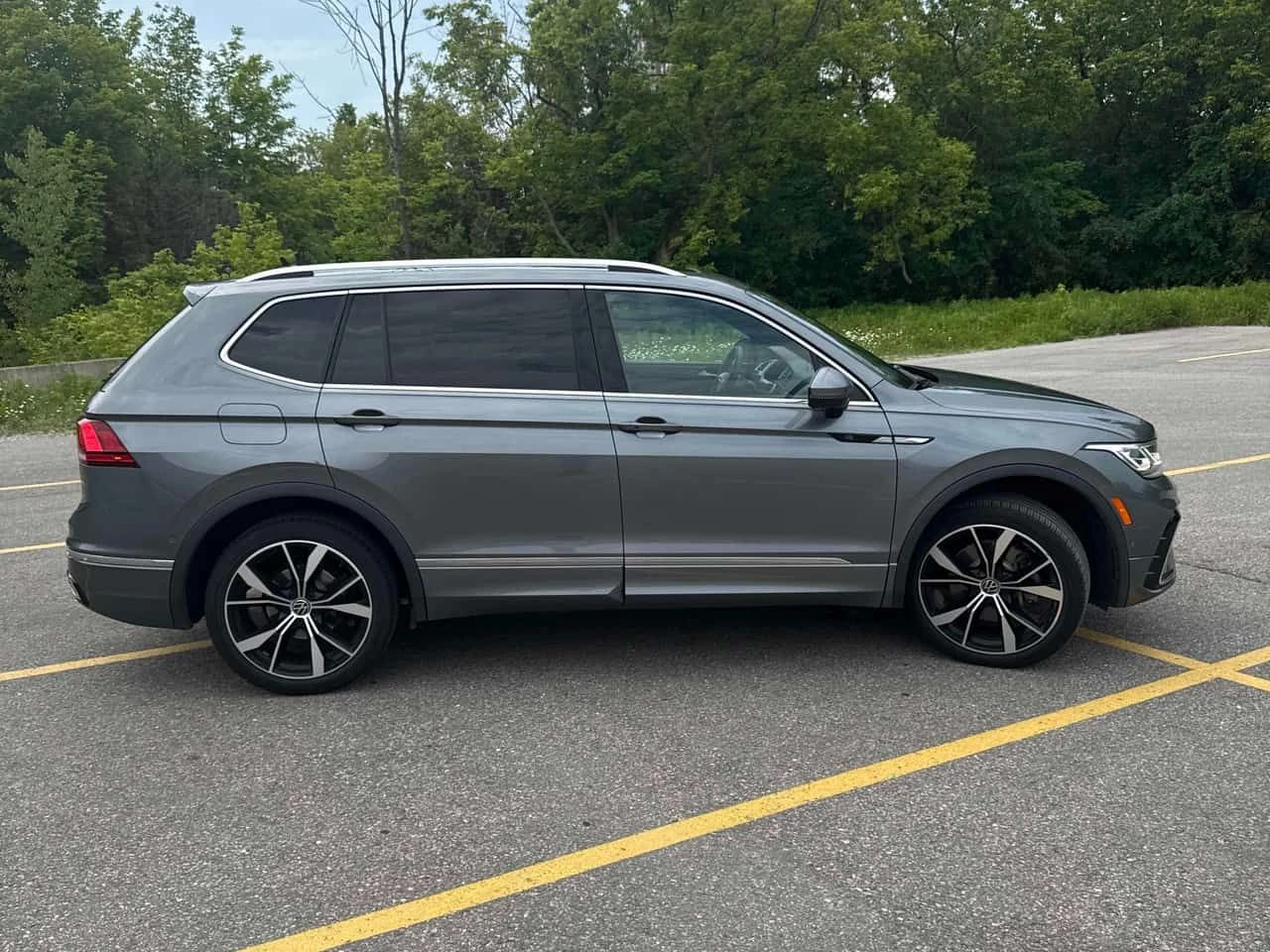 VW Tiguan Highline R Line * CARFAX * БЕЗ ПЪРВОНАЧАЛНА ВНОСКА, снимка 3 - Автомобили и джипове - 54841466