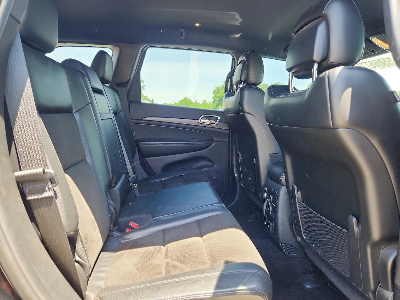 Jeep Grand cherokee LAREDO 3.6 !PANO/CAM! FULL, снимка 11 - Автомобили и джипове - 54970515