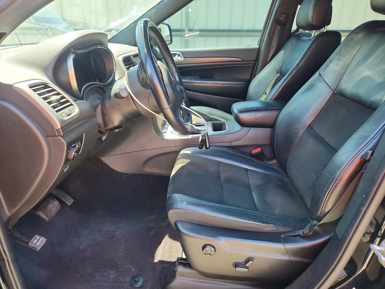 Jeep Grand cherokee LAREDO 3.6 !PANO/CAM! FULL, снимка 7 - Автомобили и джипове - 54970515