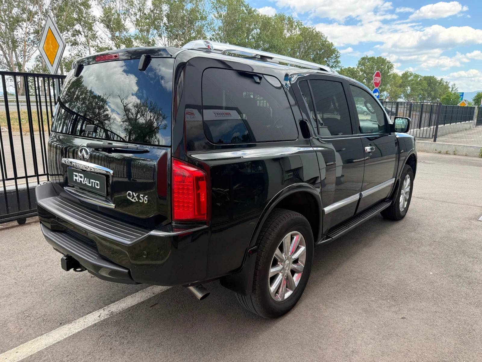 Infiniti QX56, снимка 5 - Автомобили и джипове - 55166544