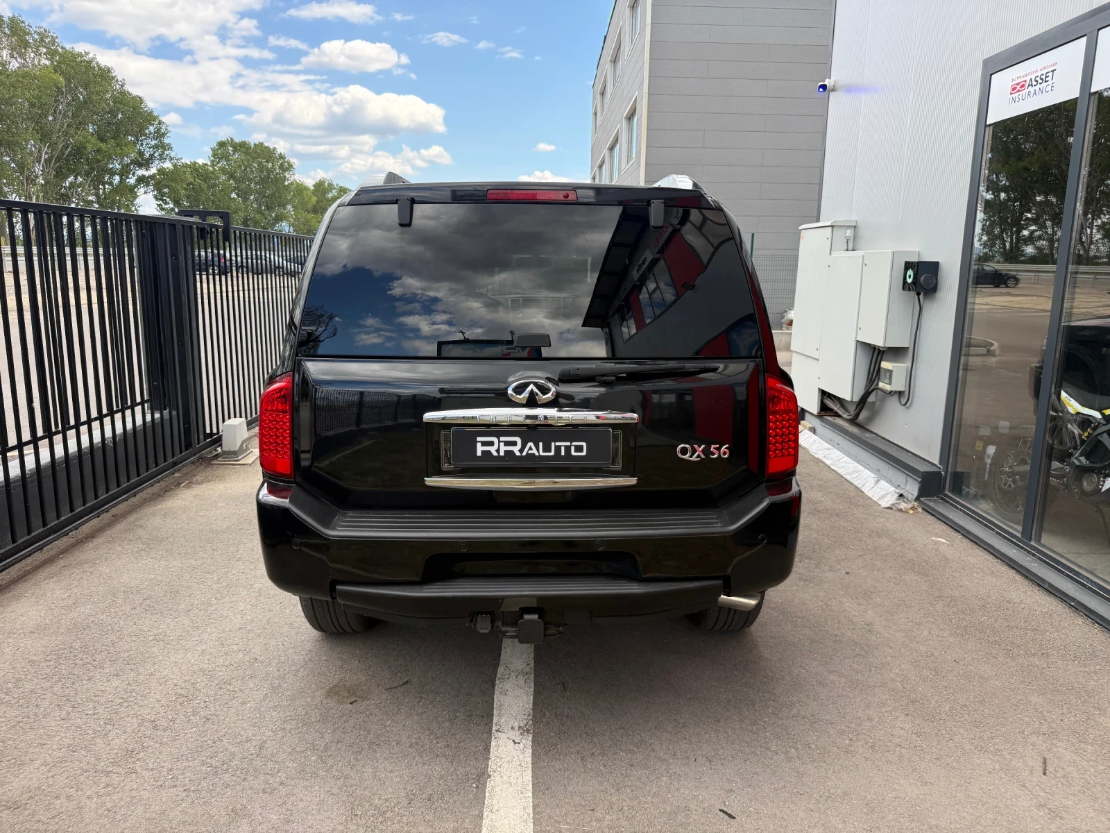 Infiniti QX56, снимка 4 - Автомобили и джипове - 55166544