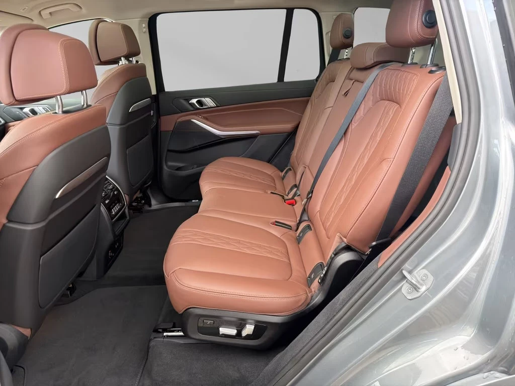 BMW X7 xDrive40d/352HP/FACELIFT/CRYSTAL/PANO/360/HUD/528q, снимка 14 - Автомобили и джипове - 55402904