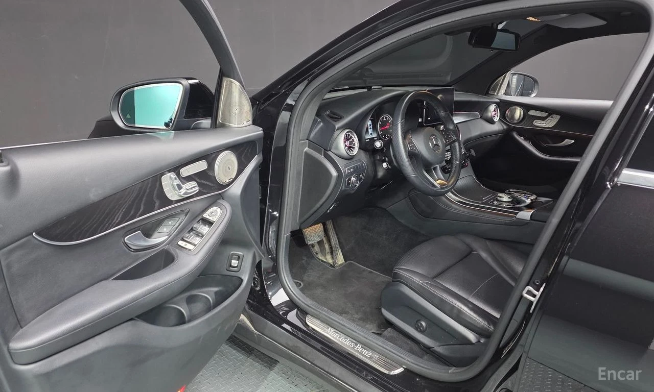 Mercedes-Benz GLC 300 FULL* 63* PACK* BURMESTER* , снимка 6 - Автомобили и джипове - 55820945