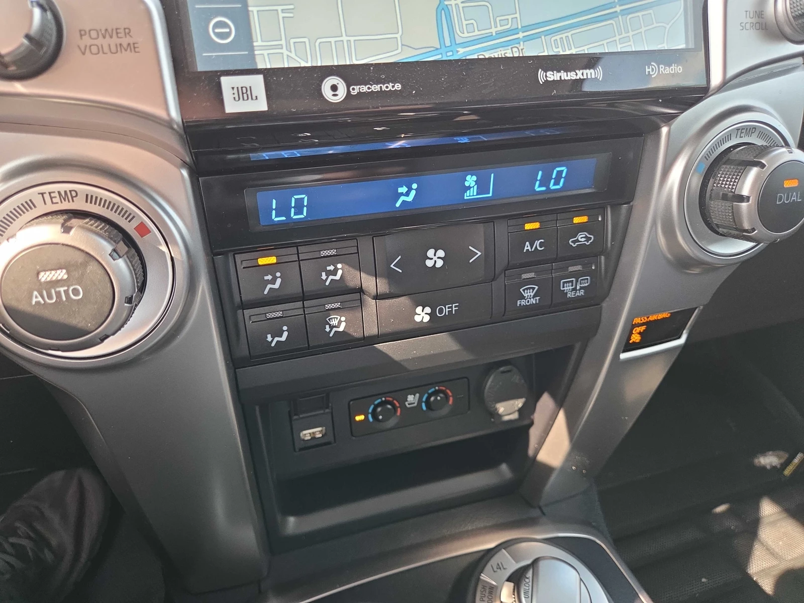 Toyota 4runner * 4WD * CARFAX * ОПЦИЯ ЗА ФИНАНСИРАНЕ , снимка 12 - Автомобили и джипове - 55989072