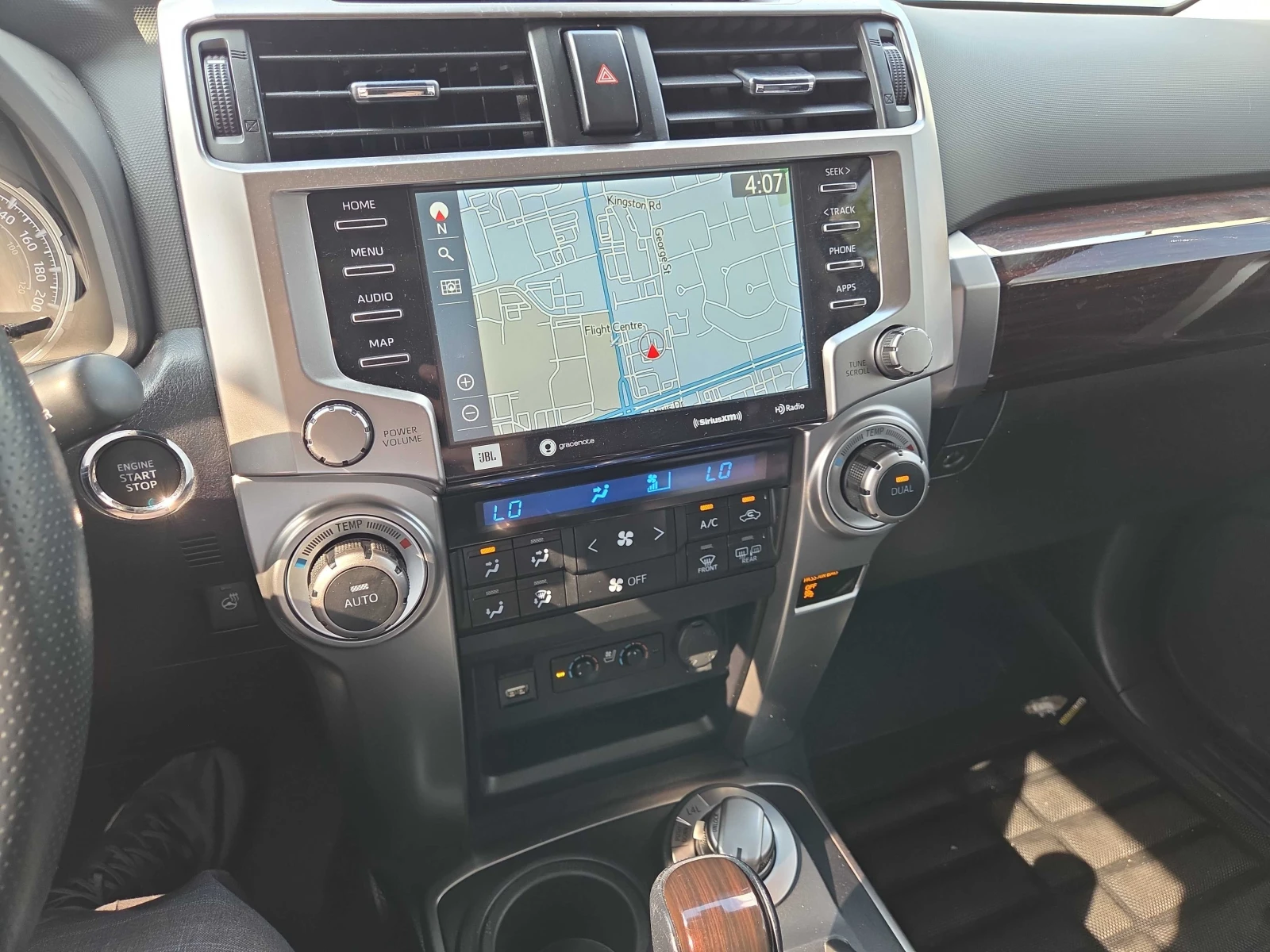 Toyota 4runner * 4WD * CARFAX * ОПЦИЯ ЗА ФИНАНСИРАНЕ , снимка 9 - Автомобили и джипове - 55989072
