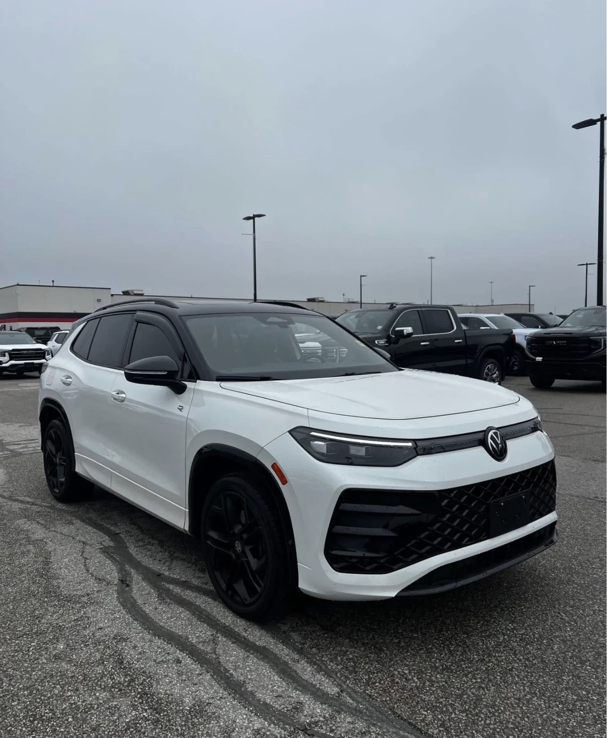 VW Tiguan COMFORTLINE R-LINE BLACK EDITION * 2.0 * AWD * , снимка 2 - Автомобили и джипове - 56007631