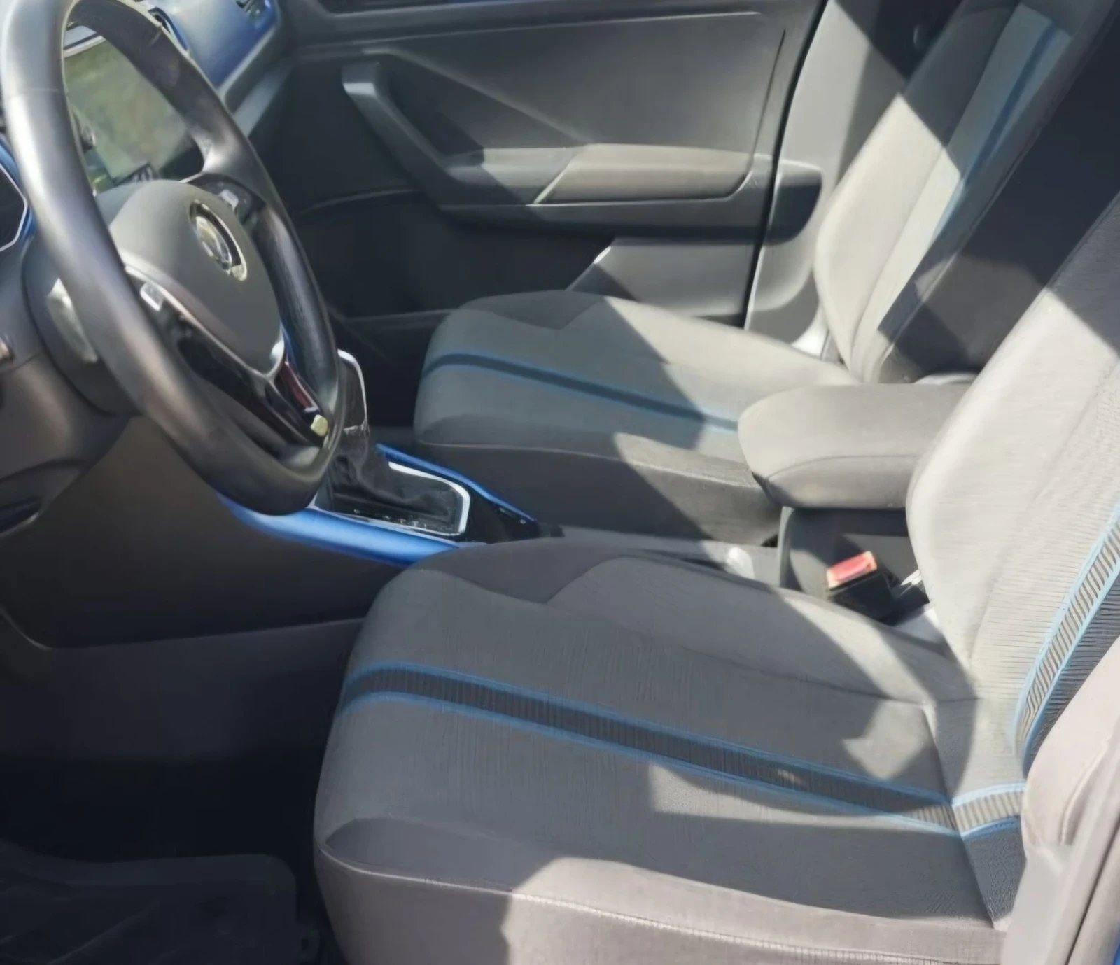 VW T-Roc 1.6TDI   Учебен, снимка 11 - Автомобили и джипове - 56705323