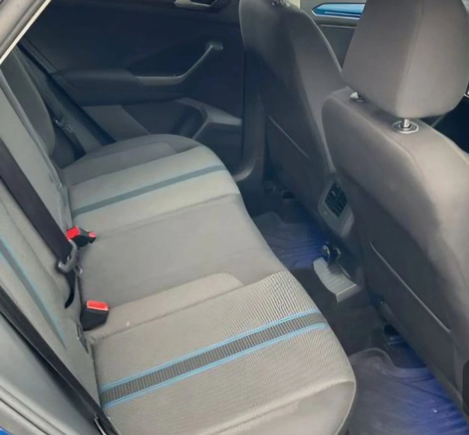 VW T-Roc 1.6TDI   Учебен, снимка 12 - Автомобили и джипове - 56705323