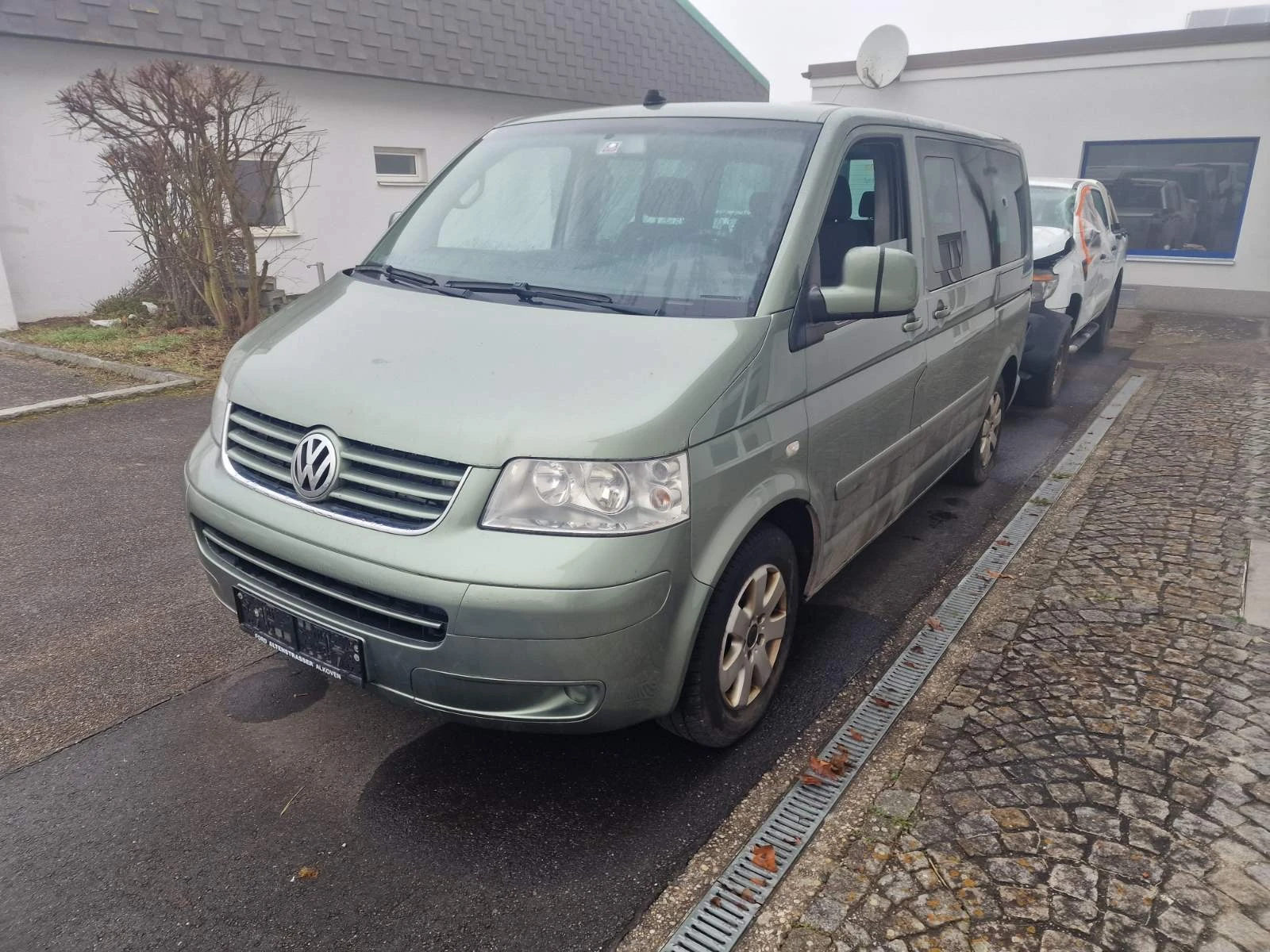 VW Multivan 2.5TDi - изображение 3