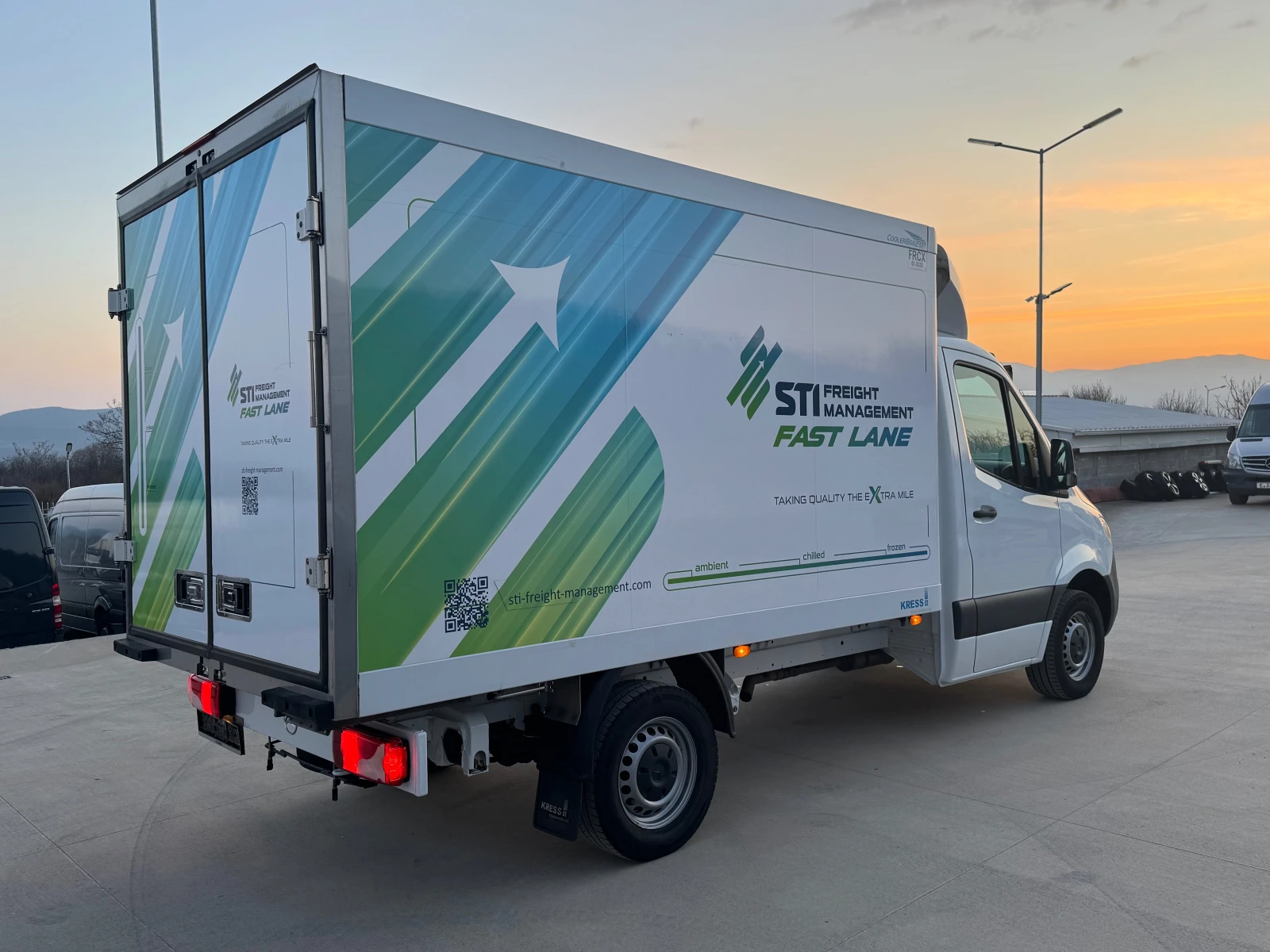 Mercedes-Benz Sprinter 316 Немски!МАХИ!ТОП!ЧИСТО НОВ!, снимка 4 - Бусове и автобуси - 53836127