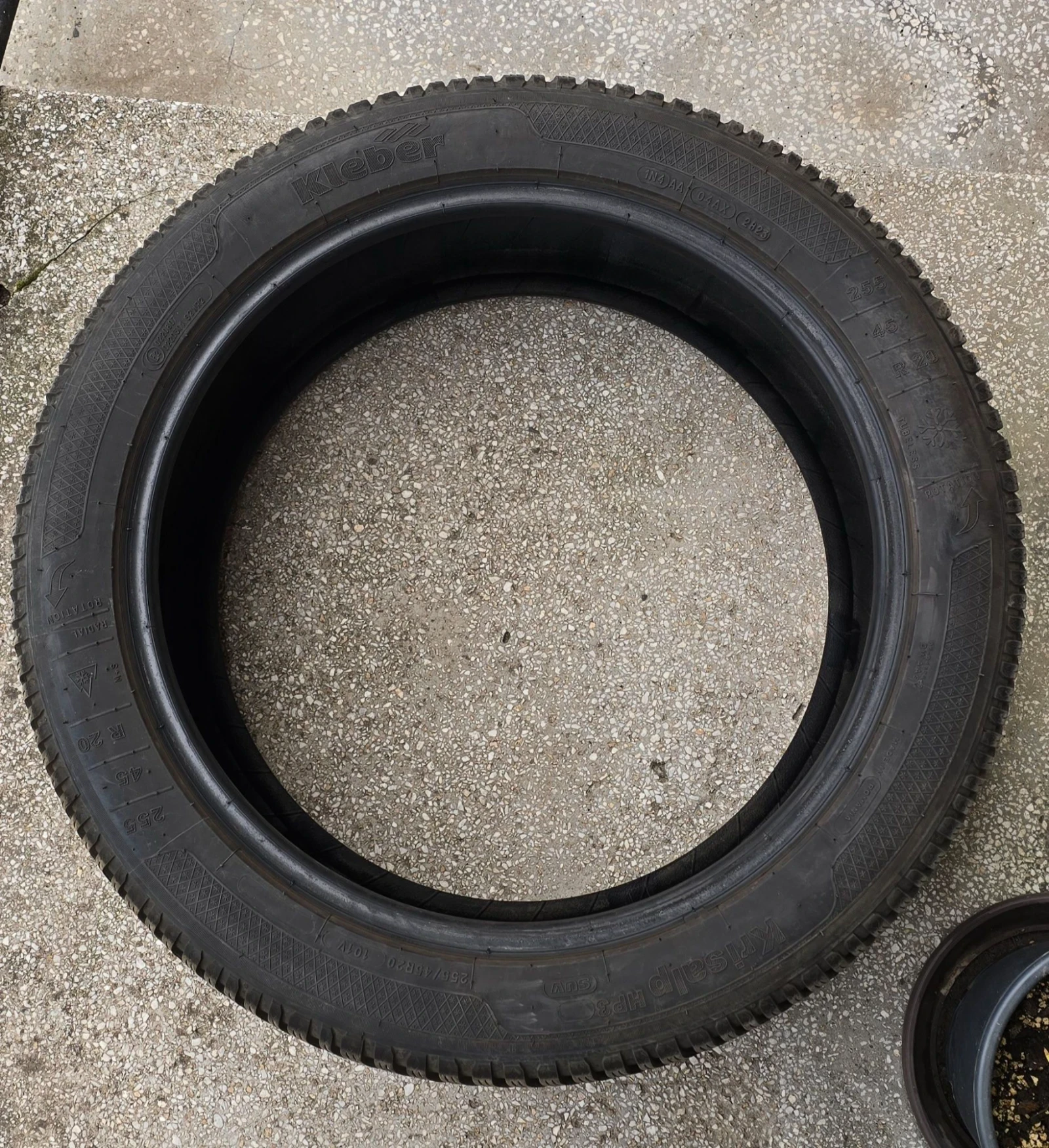 Гуми Зимни 255/45R20, снимка 9 - Гуми и джанти - 56446813