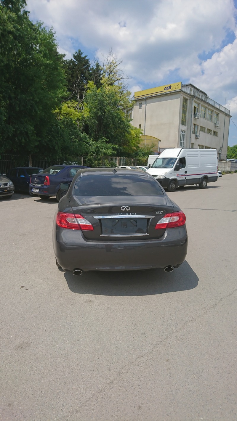 Infiniti M, снимка 10 - Автомобили и джипове - 46292251