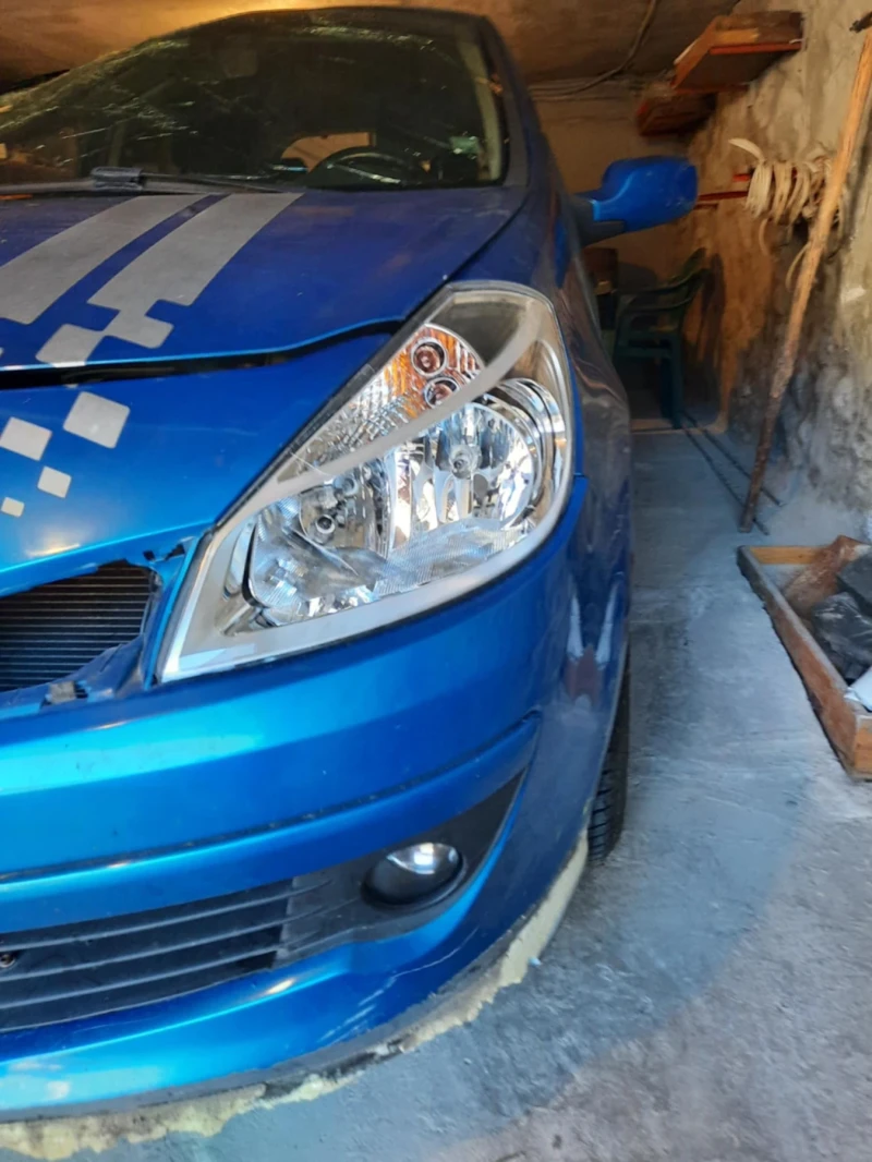 Renault Clio, снимка 2 - Автомобили и джипове - 48012229